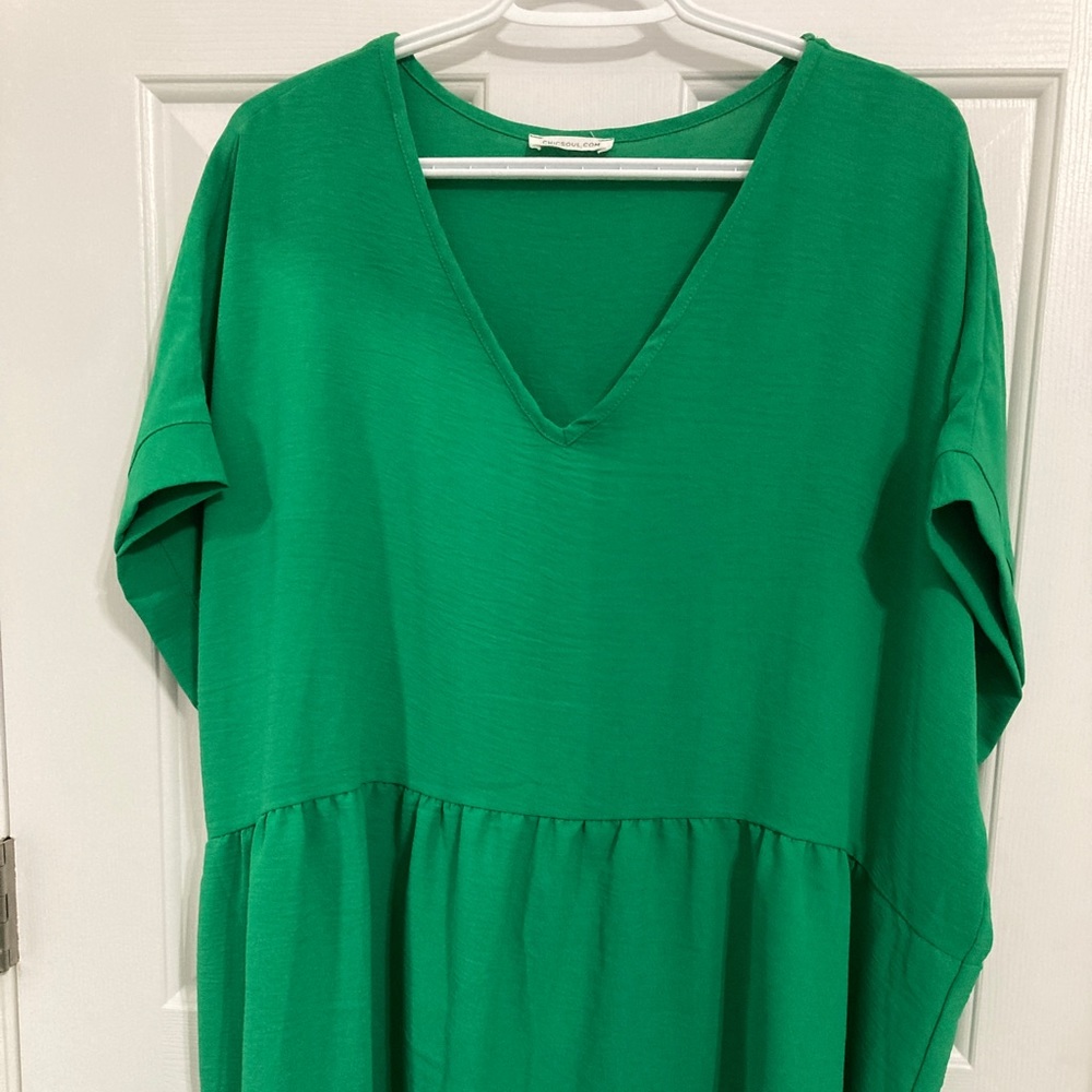 NWOT - Chic Soul Wide Eyed Gaze top.